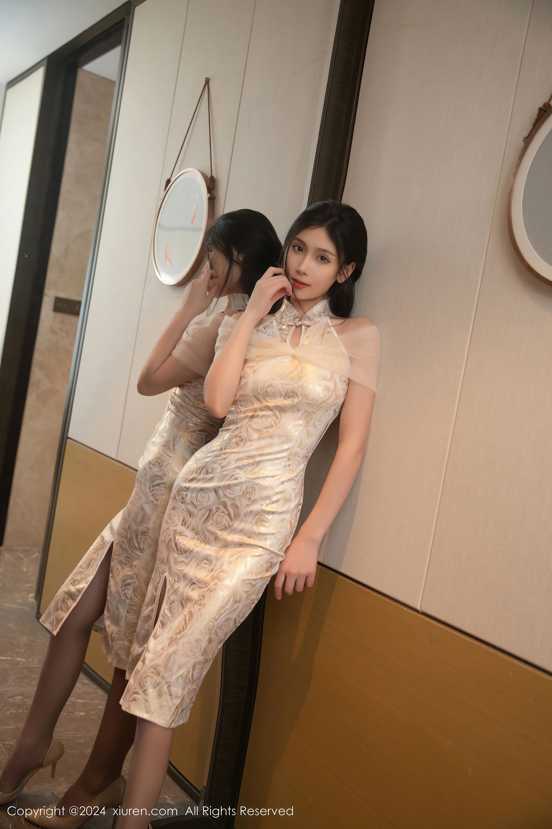 [Xiuren秀人网]2024.12.11 NO.9583 刘婷婷 2